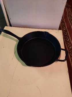 Cast Iron Pan For Sale