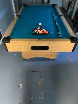 Pool table