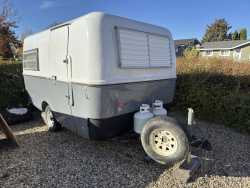 TRIPLE E SURFSIDE CAMPER