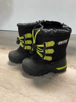 Baffin boots size 9