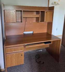 Computer desk