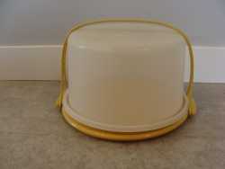 Tupperware Cake Taker