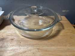 Glass baking dish 