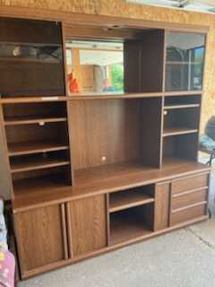 Entertainment center