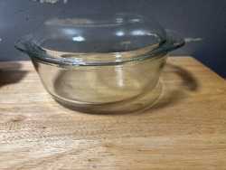 Pyrex dish 