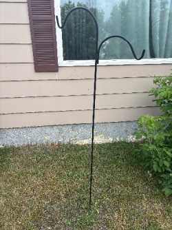 Flower stake/bird feeder