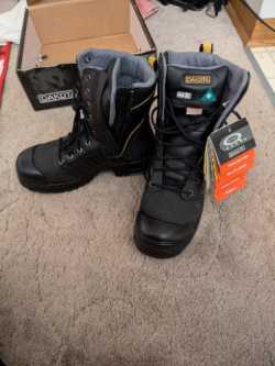 NEW Safety boots