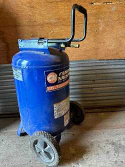 Portable air tank