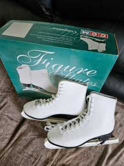 Womens Figure Skates