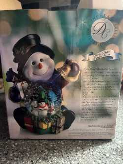 Snowman globe light up 