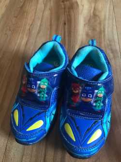 Baby shoes 