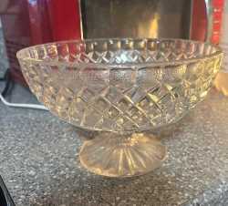 Footed crystal bowl 