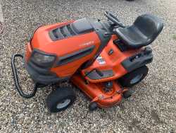 Riding lawn mower 